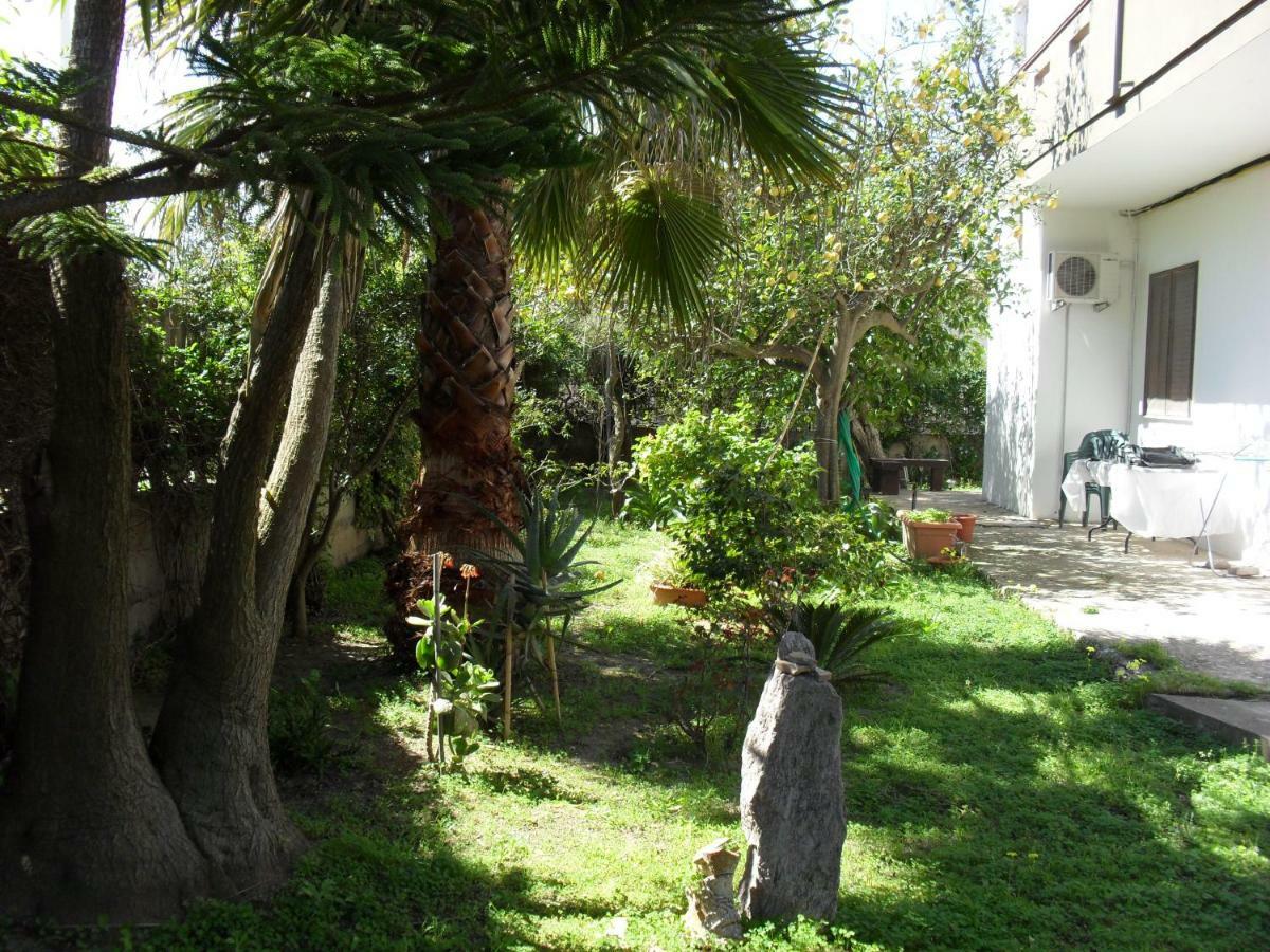 Casa Vacanze"Il Bouganville" Carbonia Exterior foto