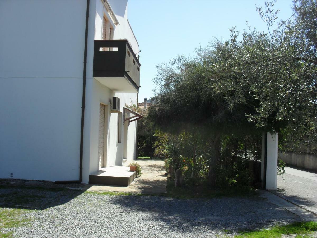 Casa Vacanze"Il Bouganville" Carbonia Exterior foto