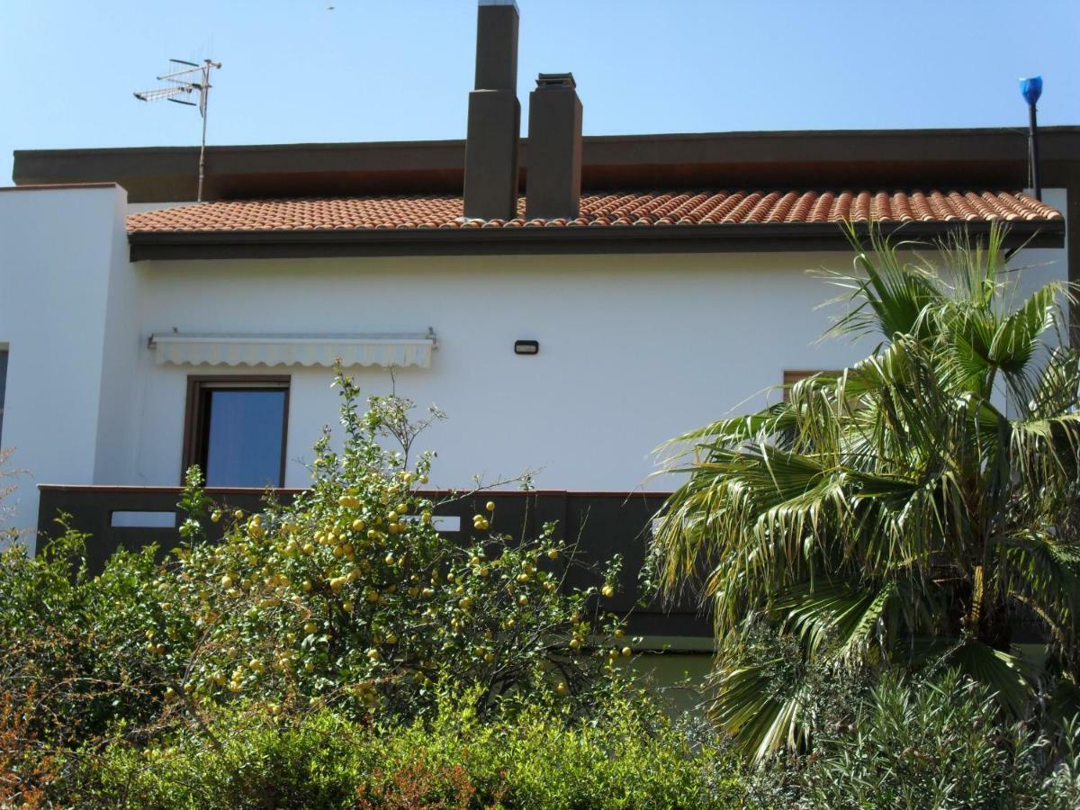 Casa Vacanze"Il Bouganville" Carbonia Exterior foto